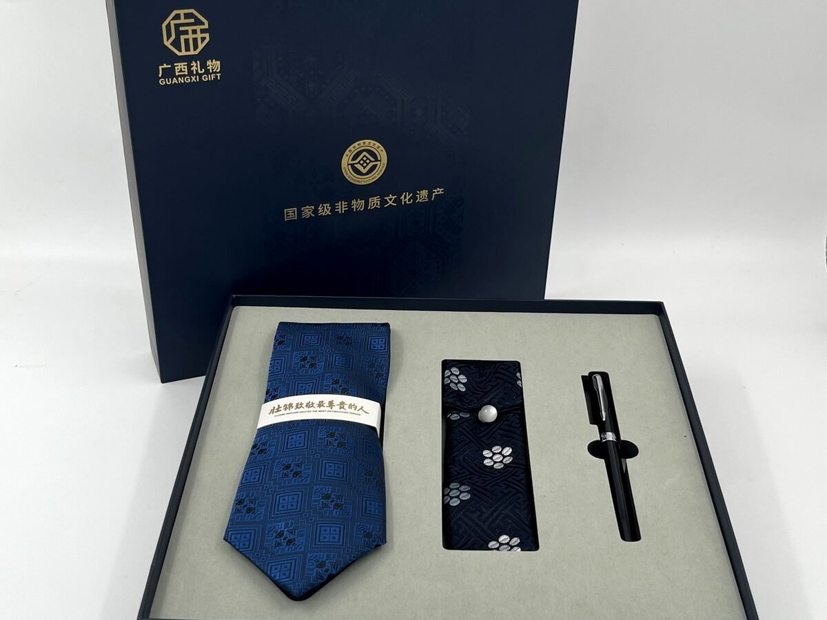 Brocade Silk Tie — Navy